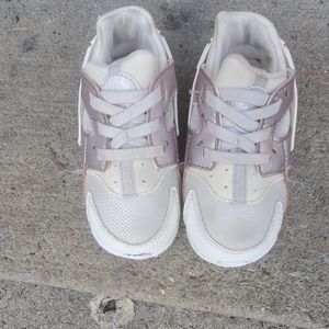 Toddler girl hurache shoes